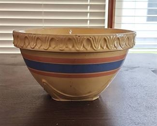 https://bit.ly/C2C06122023 Antique Dealer Estate Auction: Stoneware, Kitchen, Household, Home Decor, Antiques, Primitives, Furniture & More! Ends June 12th 7pm, everything starts at $5