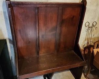 https://bit.ly/C2C06122023 Antique Dealer Estate Auction: Stoneware, Kitchen, Household, Home Decor, Antiques, Primitives, Furniture & More! Ends June 12th 7pm, everything starts at $5