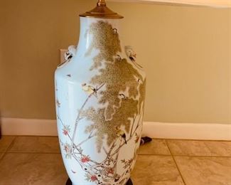 VINTAGE Asian Porcelain Lamp