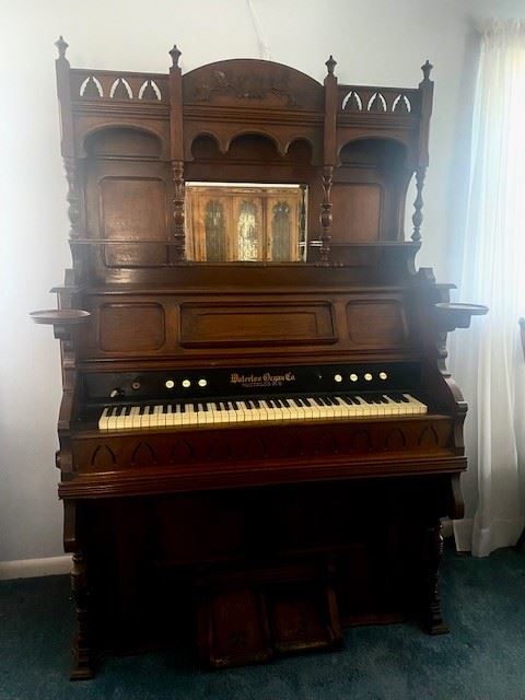 Antique American Victorian Waterloo Pump Organ