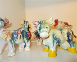 Majolica-like animal figurines 