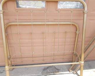 Full iron bed in excellent condition