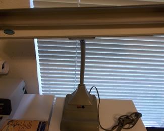 Vintage metal desk lamp   works