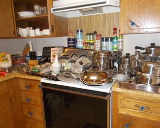 LOTS of quality kitchen items