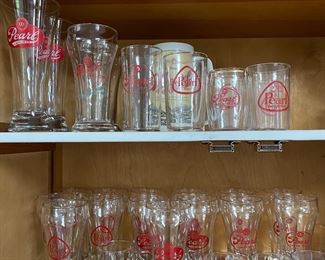 Vintage Pearl Beer items and a set of four Texas sesquicentennial glasses