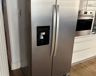 Whirlpool	36-inch Wide Side-by-Side Stainless Model # WRS315SDHZ H 70" W 36" D30.5" 70% of retail. Like new only used for 2 years 