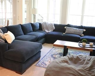 Lee Industries Furniture Sectional Navy Sofa   EXcellent Condition !!