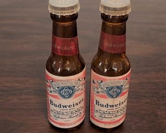Budweiser Salt/Pepper Shakers 