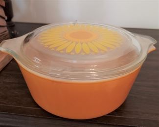 Vintage Orange Pyrex "Daisy" Casserole dish
