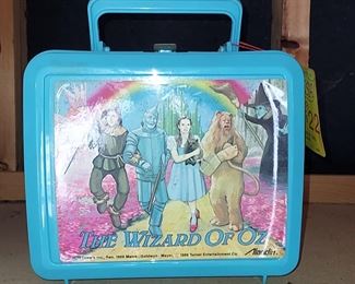 Vintage Wizard of Oz lunch pail (with thermos)