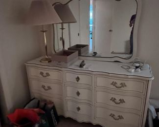 White with Gold Trim Bedroom Set