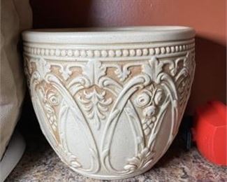 Lot 160   1 Bid(s)
Decorative Pot 7.5"