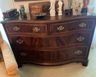 Hickory White “American Masterpiece Collection “ flame mahogany Serpentine chest
