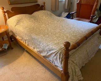 Full pine bed