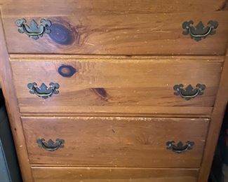 Pine chest of drawers