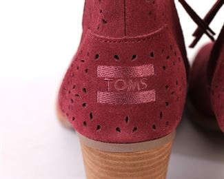 Tom's - like new!