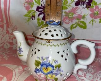 Teapot Candle Holder $5.00
