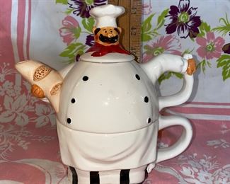 Chef Teapot and Mug Combo $6.00