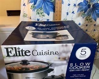 NEW Elite Cuisine 5 Quart Slow Cooker with Mini Dipper $18.00