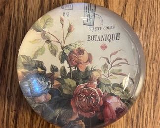 Petit Cours Boutique Paperweight $6.00
