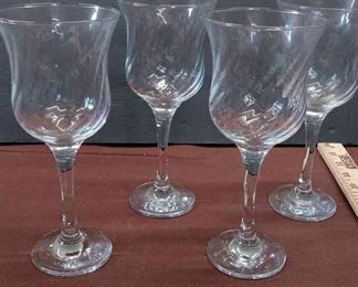 4 Wine Glasses