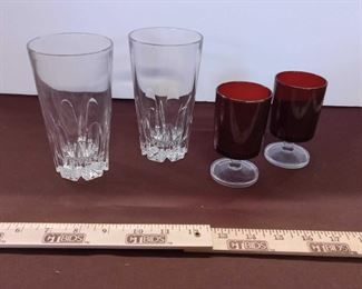 2 Red Glasses, 2 Clear Glasses