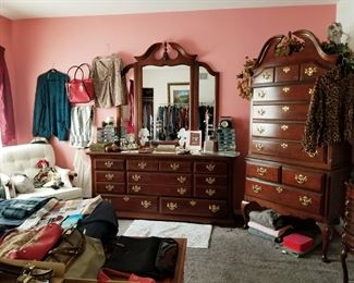 7ft tall dresser $250