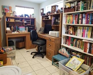 Student desks $25 - each Saturday 🤠🙋‍♀️