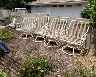 Swivel tube pool chairs