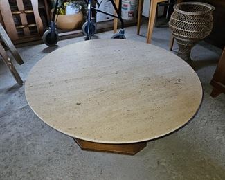 Round cof table
