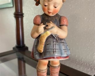 Hummel A Stitch In Time Figurine - 255