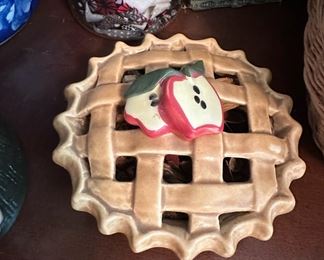Ceramic Lattice Crust Apple Pie Potpourri Holder 