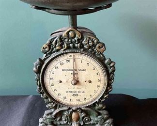 01 Antique Household Scale