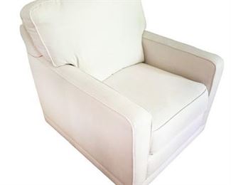 Lot 014   8 Bid(s)
La-Z-Boy Kennedy Collection Ivory Armchair