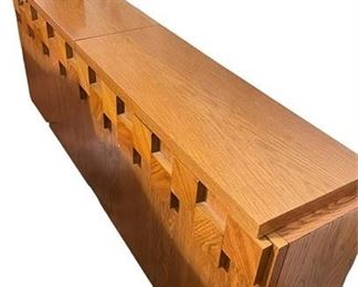 Lot 032   0 Bid(s)
Lane Furniture Mid Century "Staccato" Platform Bed With Sleep Number