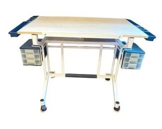 Lot 066   4 Bid(s)
Studio Designs Deluxe Craft Station