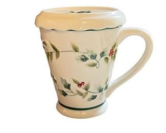 Lot 095   0 Bid(s)
Pflatzgraff Winterberry Covered Mug