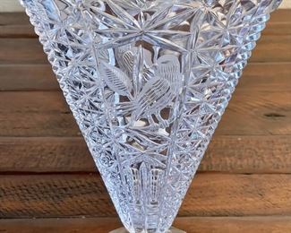 Hofbauer Byrdes 9" Lead Crystal Glass Fan Vase With Scalloped And Sawtooth Rim