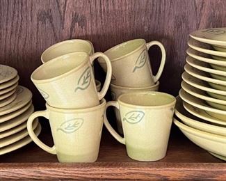 Assorted Pier 1 Italia Leaf Dishware - Plates, Mugs, Bowls, And Serving Bowls (as Is)