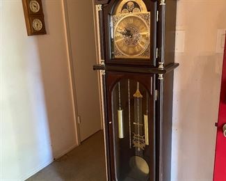 Beautiful Grandmother clock, lovely chimes
