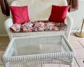 Very nice set, perfect for the sunroom