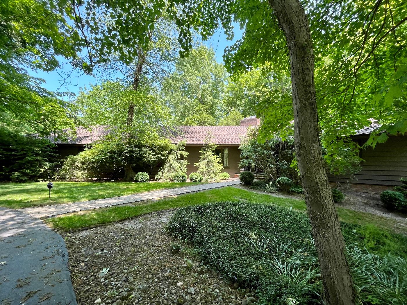 A mid century pepper pike home filled with... starts on 6/10/2023