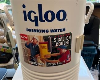 Igloo 5 gallon cooler