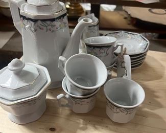 More tea sets 