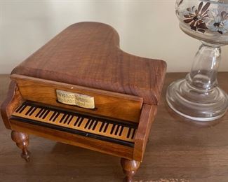 Reuge Swiss Movement Wood Piano