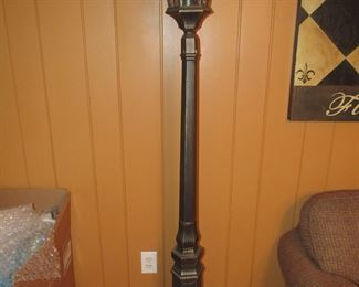 Cast aluminum street lamp