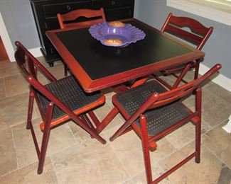Tramontina mahogany/formica top table & folding chairs