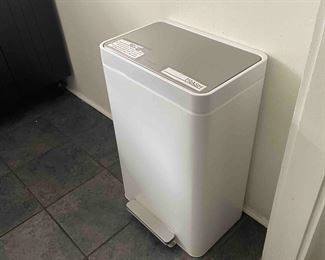 Trash and recycle in one bin