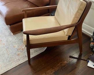 Side view of mid-century modern chair by Distinctive Furniture by Stanley - wood is elegant
