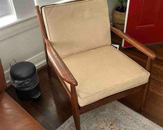 Mid-century chair from the front- by Distinctive Furniture by Stanley - wood is elegant